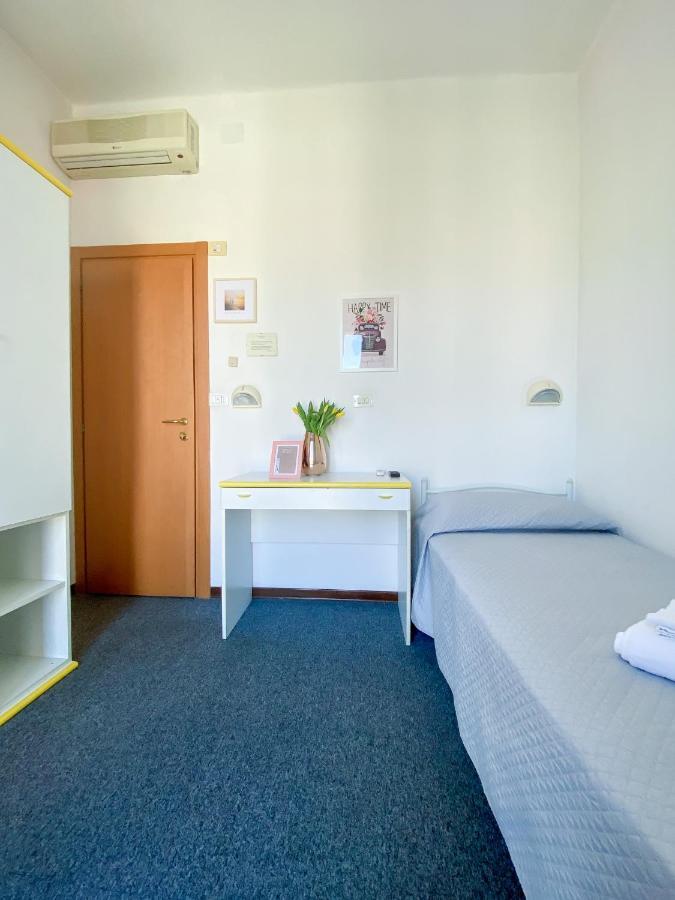 Hotel Berlino カットーリカ エクステリア 写真