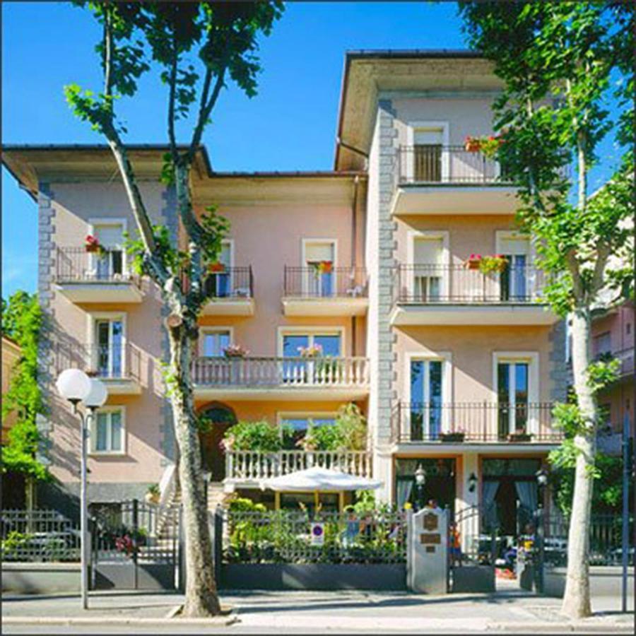 Hotel Berlino カットーリカ エクステリア 写真